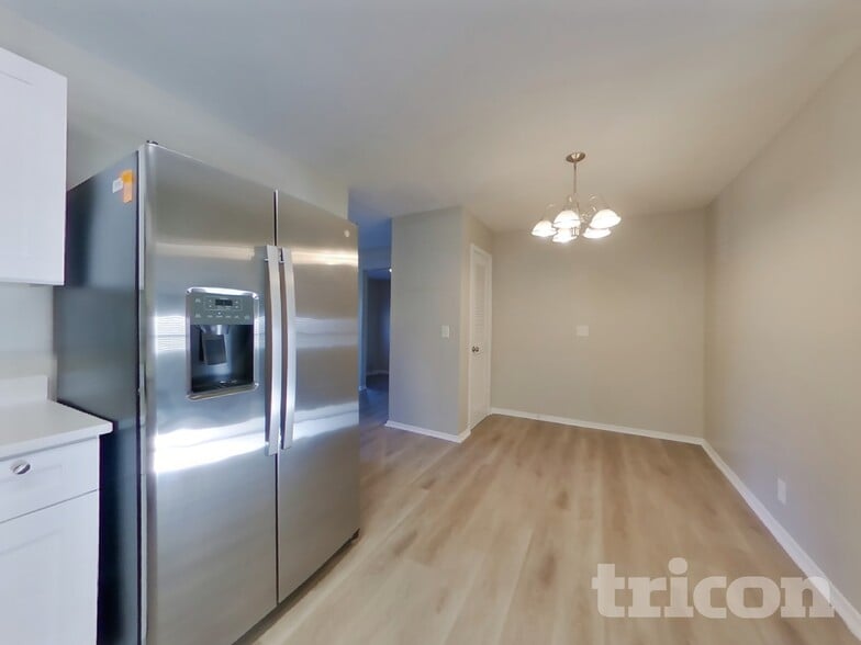 Building Photo - 2463 Yolanda Trail