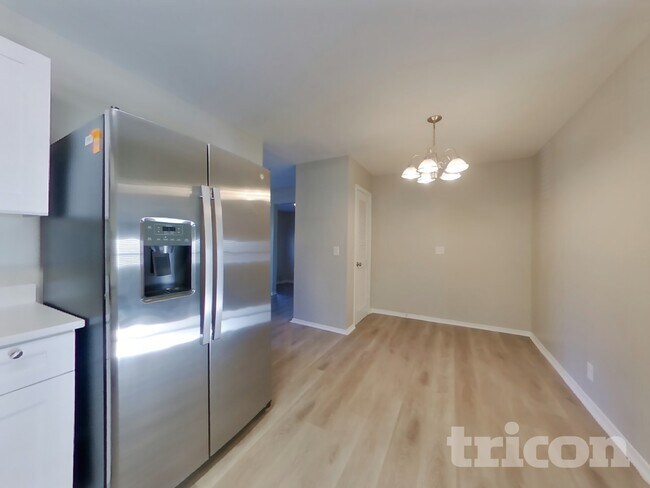 Building Photo - 2463 Yolanda Trail