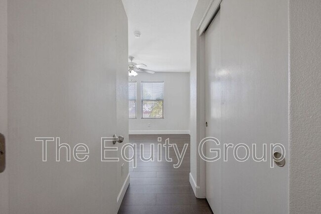Building Photo - 4346 W Rialto Ave