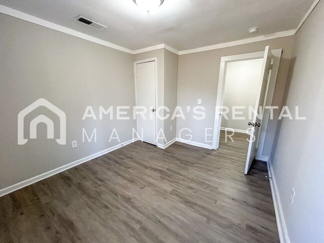 Building Photo - Home for rent in Adamsville!