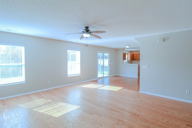 Building Photo - 2013 Laurel Oak Ct