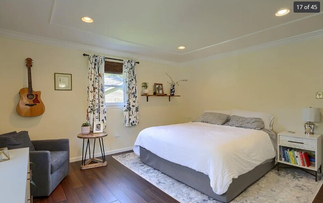 Building Photo - 429 S President Ave