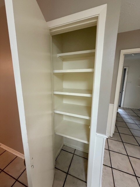 Building Photo - 808 Joel Dr