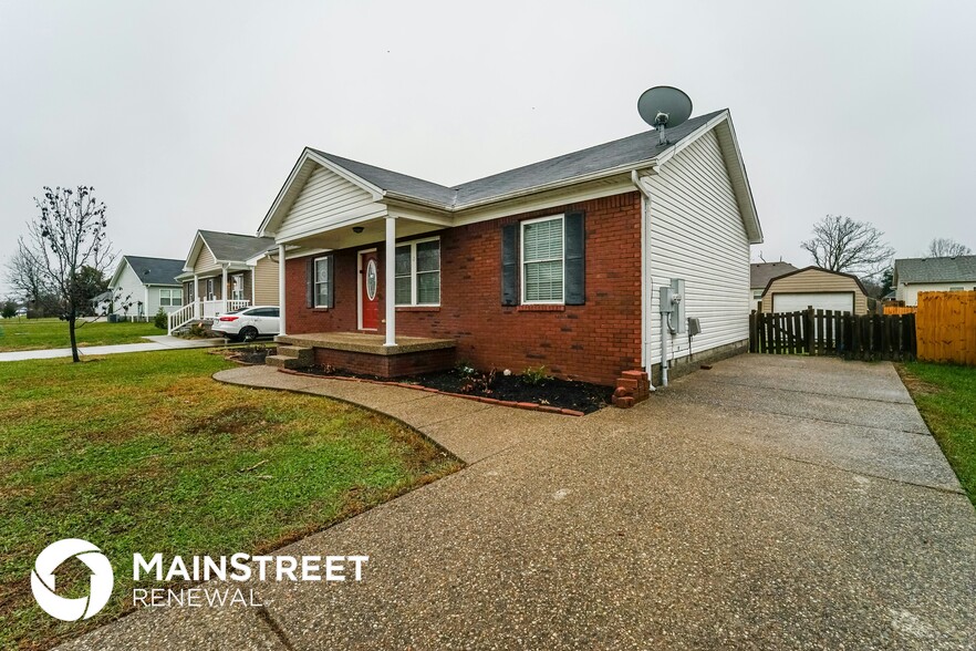 Building Photo - 585 Tecumseh Dr