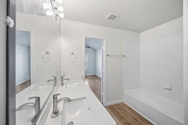 Building Photo - 2619 Dylans Crossing Dr