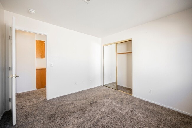 Building Photo - Honey, I’m Home! This Lovely 3 Bedroom, Two-Story Home Is Located In Summerlin.