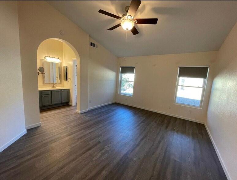 Building Photo - 4614 W Kitty Hawk