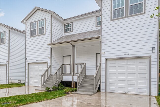 Building Photo - 2527 S Washington Ave