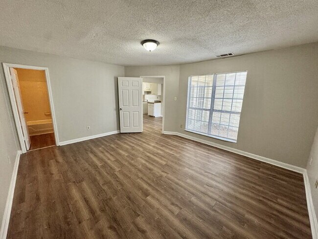 Building Photo - 4136 Garden Birch Cove