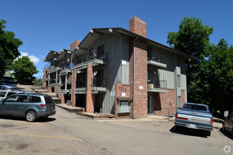 Primary Photo - Broadway Apartments