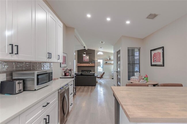 Building Photo - 1622 Cattle Trail