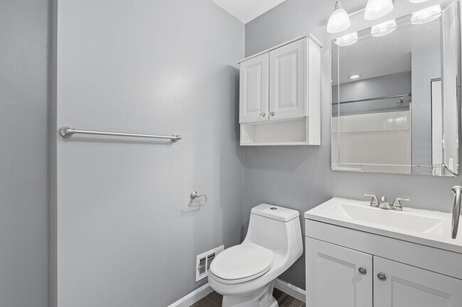 Building Photo - Beautiful 3 bedroom 3 bathroom townhouse in Federal Hill