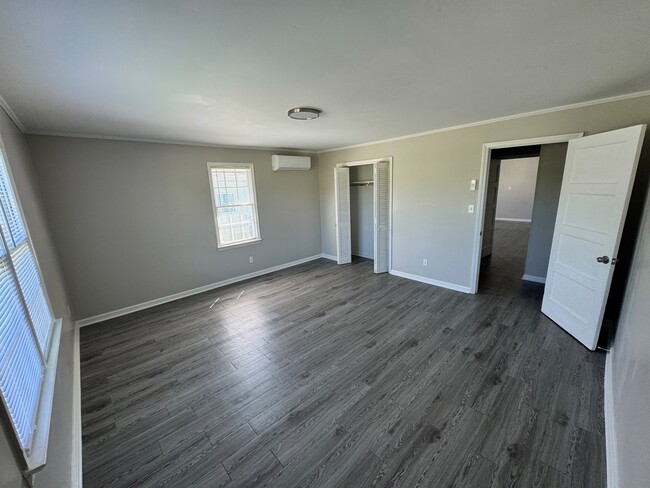 Building Photo - 222 Reynolds St