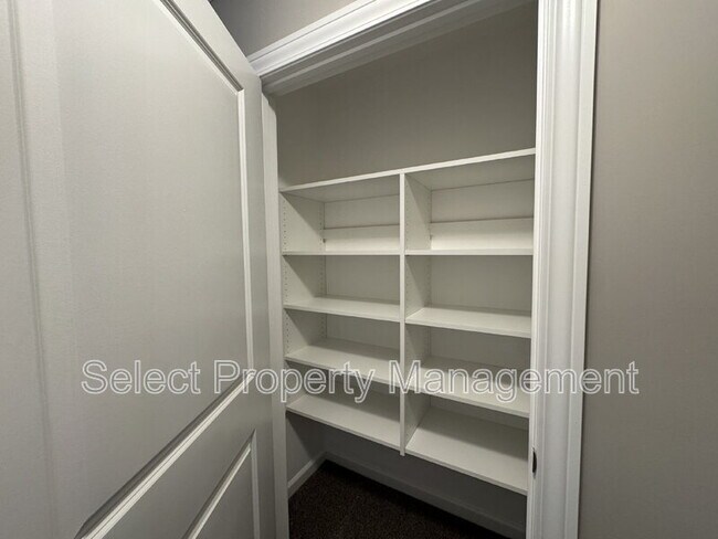 Building Photo - 5378 Broad Fields Cv