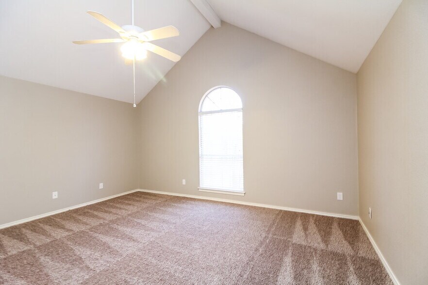 Building Photo - 317 N Fountain Gate Dr