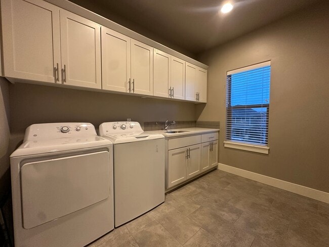 Building Photo - Beautiful home in Mirada!  A must see!