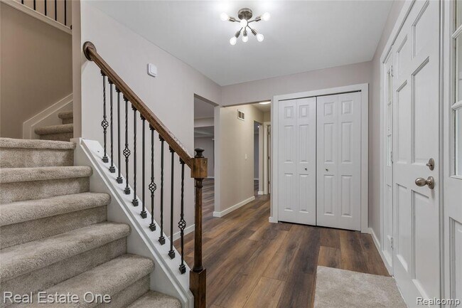 Building Photo - 5842 Marble Dr