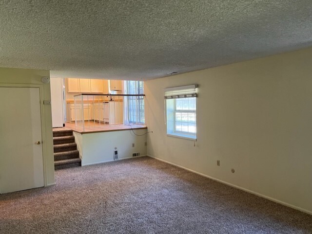 Building Photo - 7047 S Fairfax St