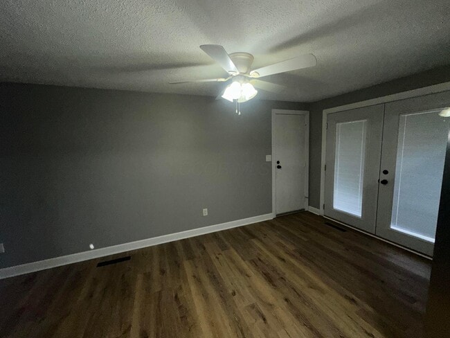 Building Photo - 3535 Paris Blvd