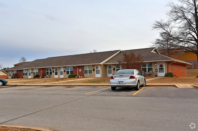 Building Photo - Chickasha Senior