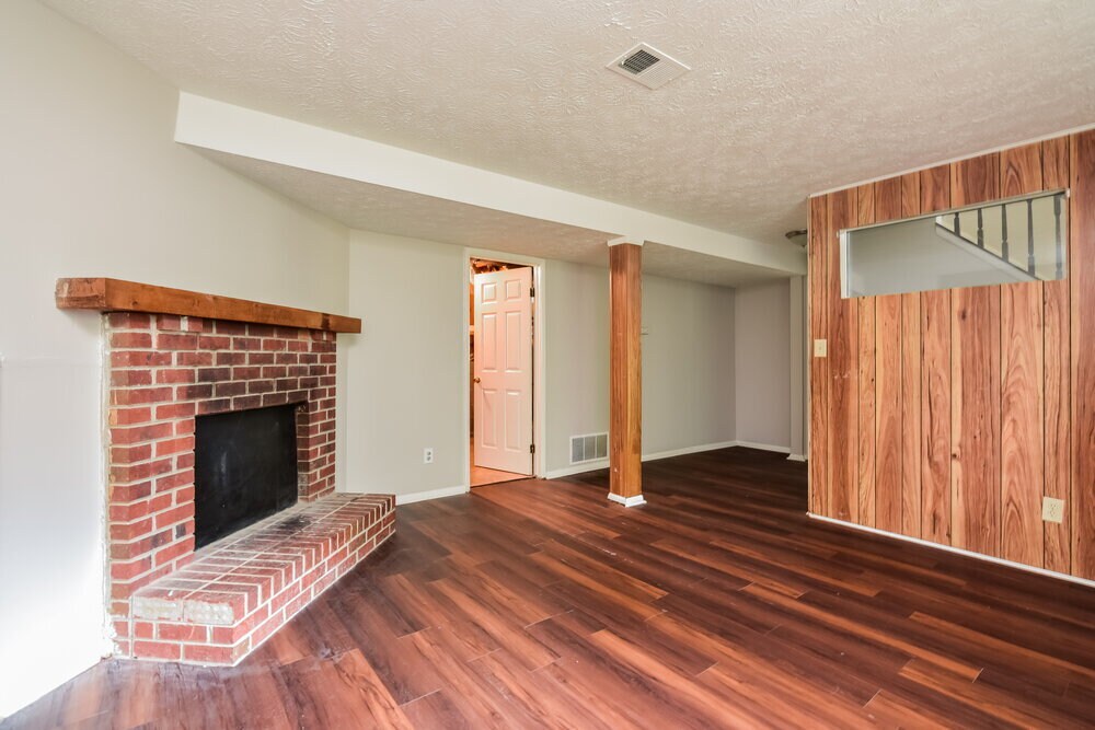 Building Photo - 2086 Singer Way