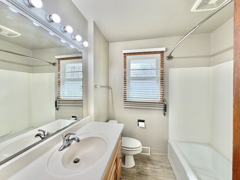 Building Photo - 3324 Ruger Ave