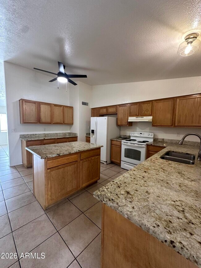 Building Photo - 11017 W Monterosa St