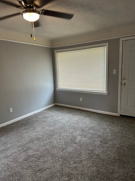 Building Photo - 11715 Stahelin Ave