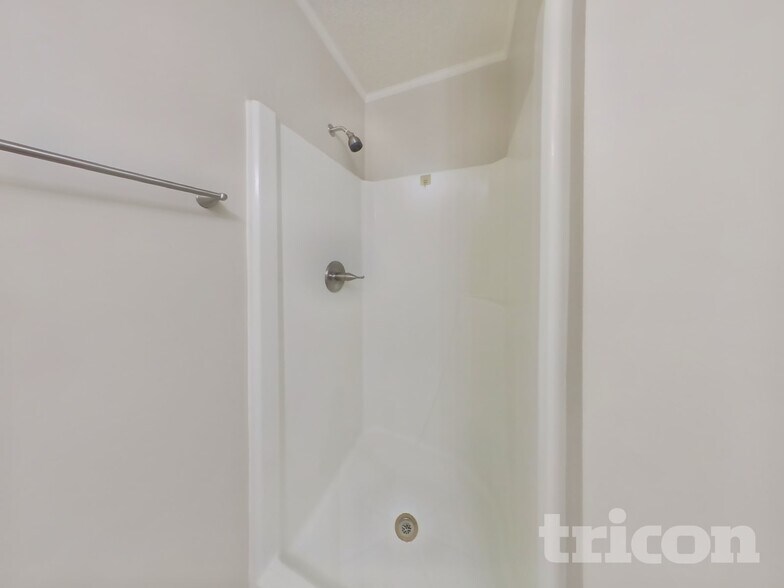 Building Photo - 6617 Flat Rock Dr