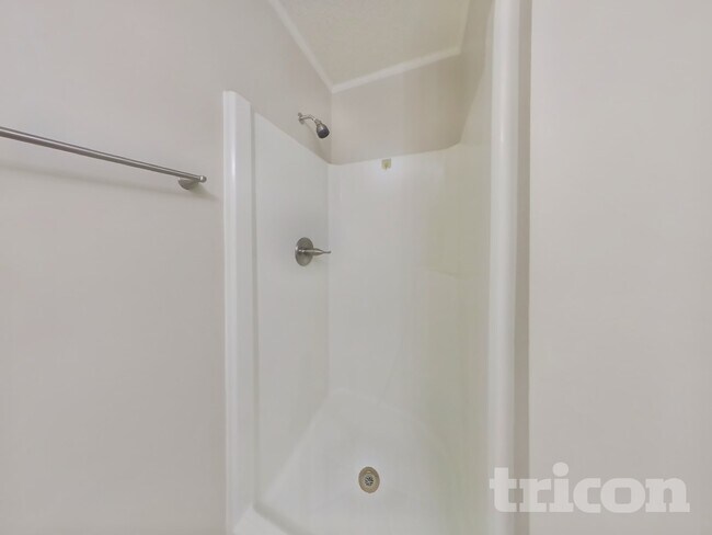 Building Photo - 6617 Flat Rock Dr