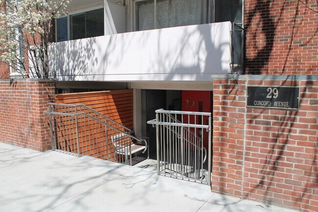 Building Photo - 29 Concord Ln