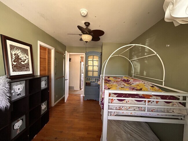 Building Photo - Enjoy Amazing Flatiron Views, Abundant Space, and A Large Backyard in this 5 Bedroom Home