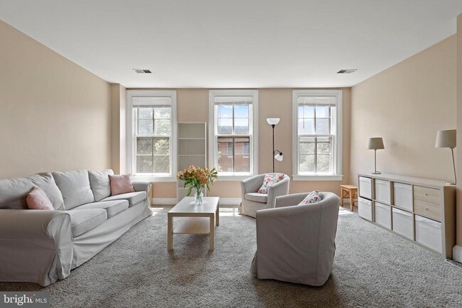 Building Photo - 1435 Bolton St