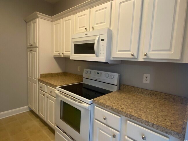 Building Photo - 105 Fountain Pointe Ln