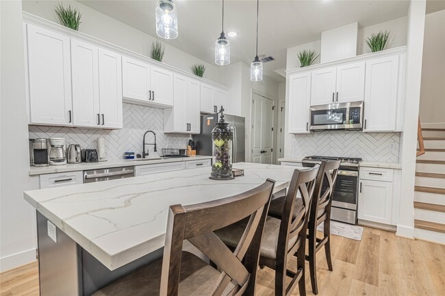 Building Photo - 3507 Ennis St