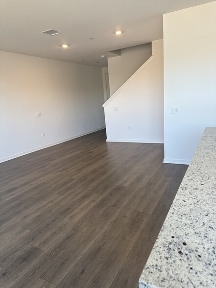 Building Photo - 32670 Ventura Ln