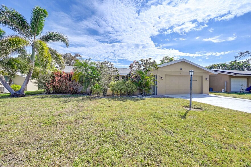 Building Photo - 4261 Pearl Harbor Dr