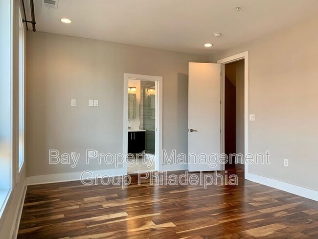 Building Photo - 842 N American St