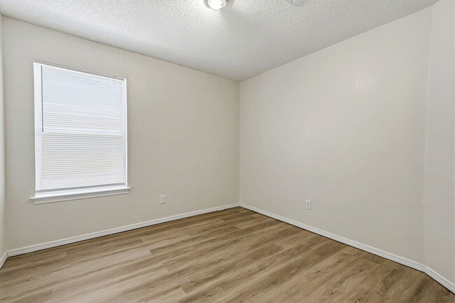 Building Photo - 7261 Sachet Cliff Dr