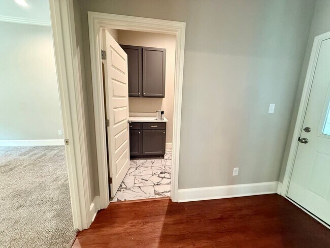 Building Photo - 1037 Stagecoach Bend