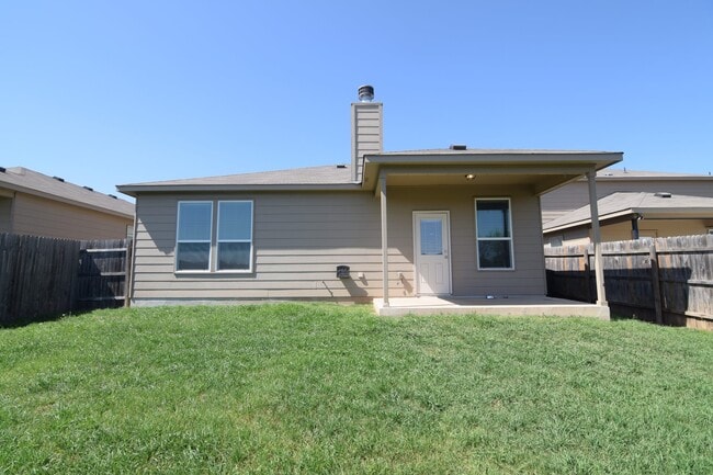 Building Photo - 3402 Claymore St