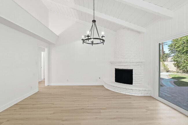 Building Photo - 23723 Aetna St