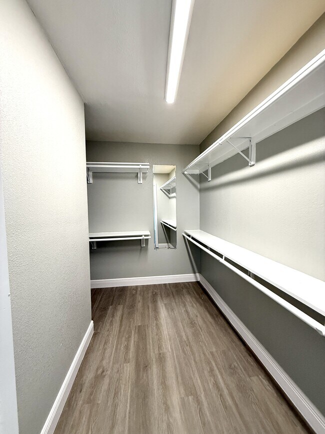 Building Photo - 39 Melody Ln