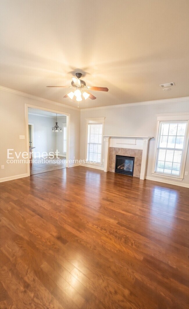 Building Photo - 2835 Plateau Dr