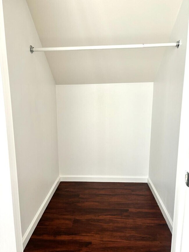 Building Photo - Rent Now at 12ths st