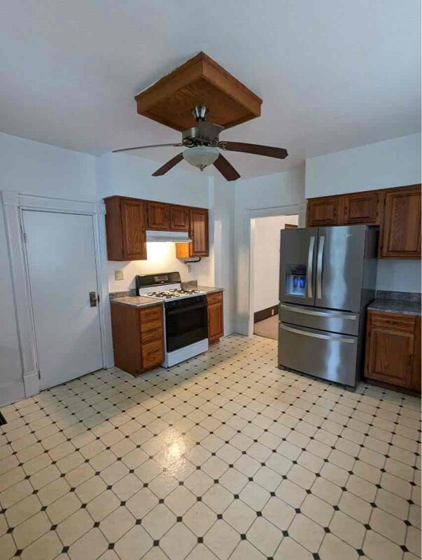 Building Photo - 1334 Otter Ave