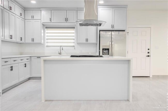 Building Photo - 23 Cassandra St