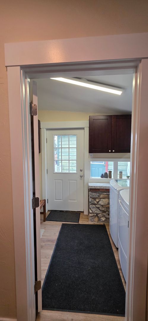 Building Photo - 304 Clancy St