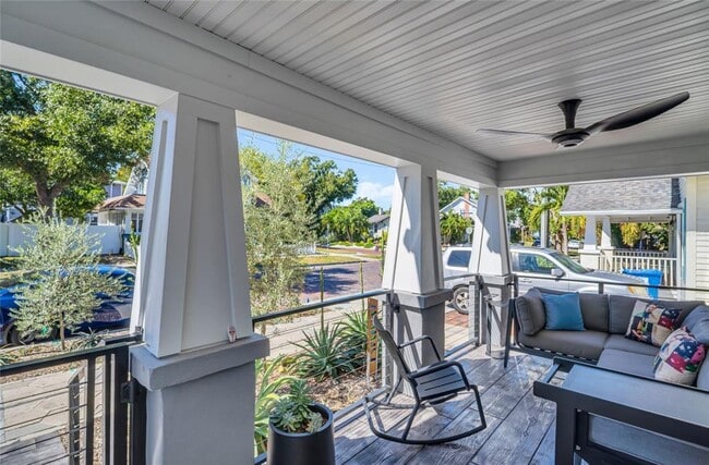 Building Photo - 747 2nd St N