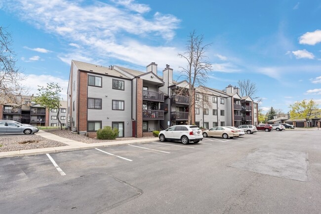 Building Photo - Wonderful West Arvada 2 bedroom condo - AVAILABLE NOW